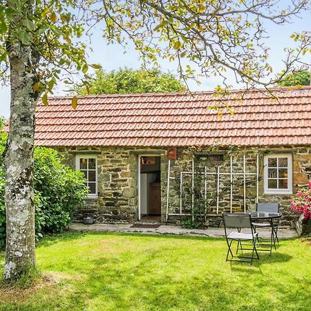 Stunning Home In Quettehou With Wifi Zewnętrze zdjęcie
