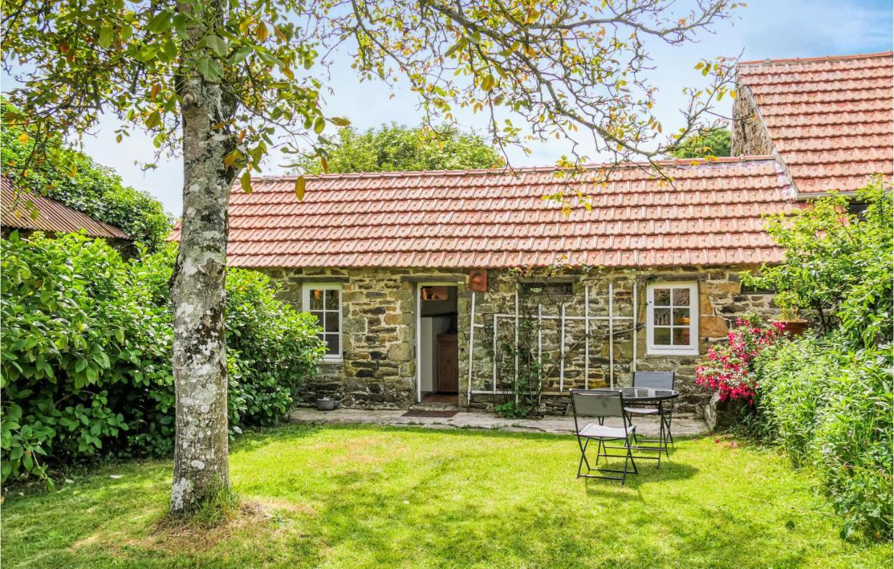 Stunning Home In Quettehou With Wifi Zewnętrze zdjęcie